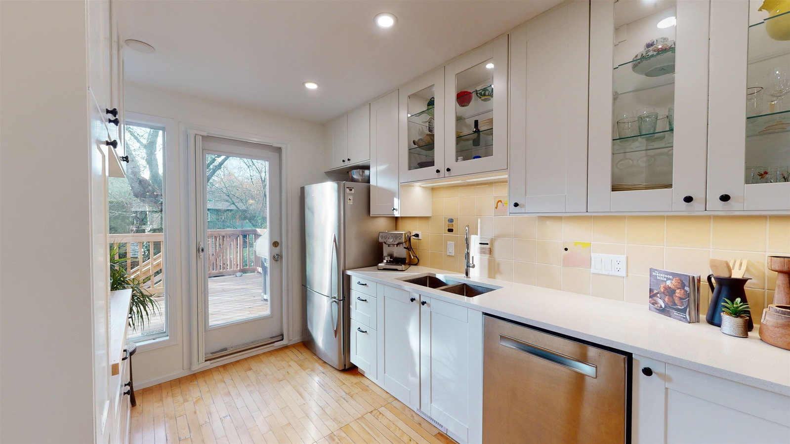 Listing Image 6