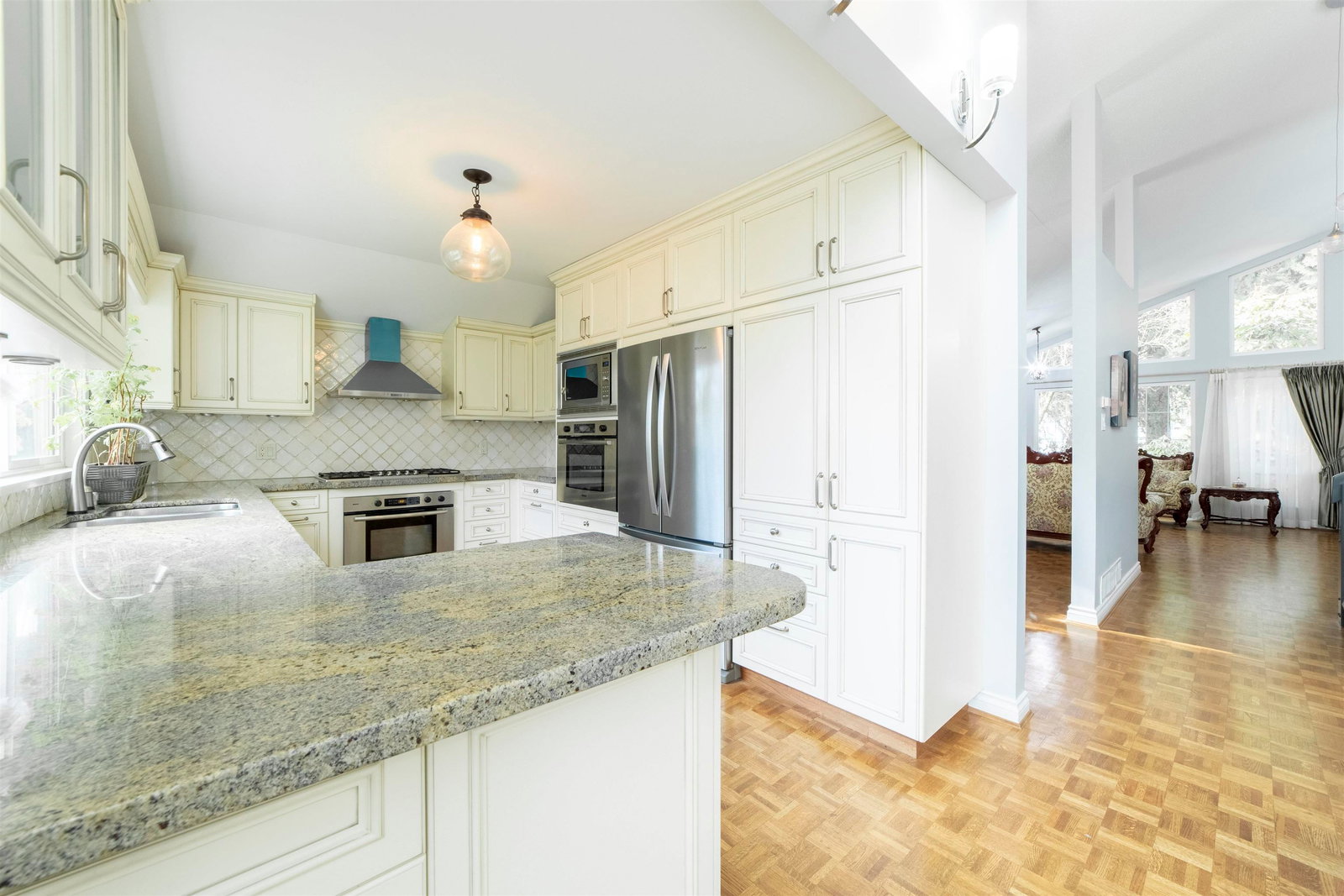 Listing Image 11