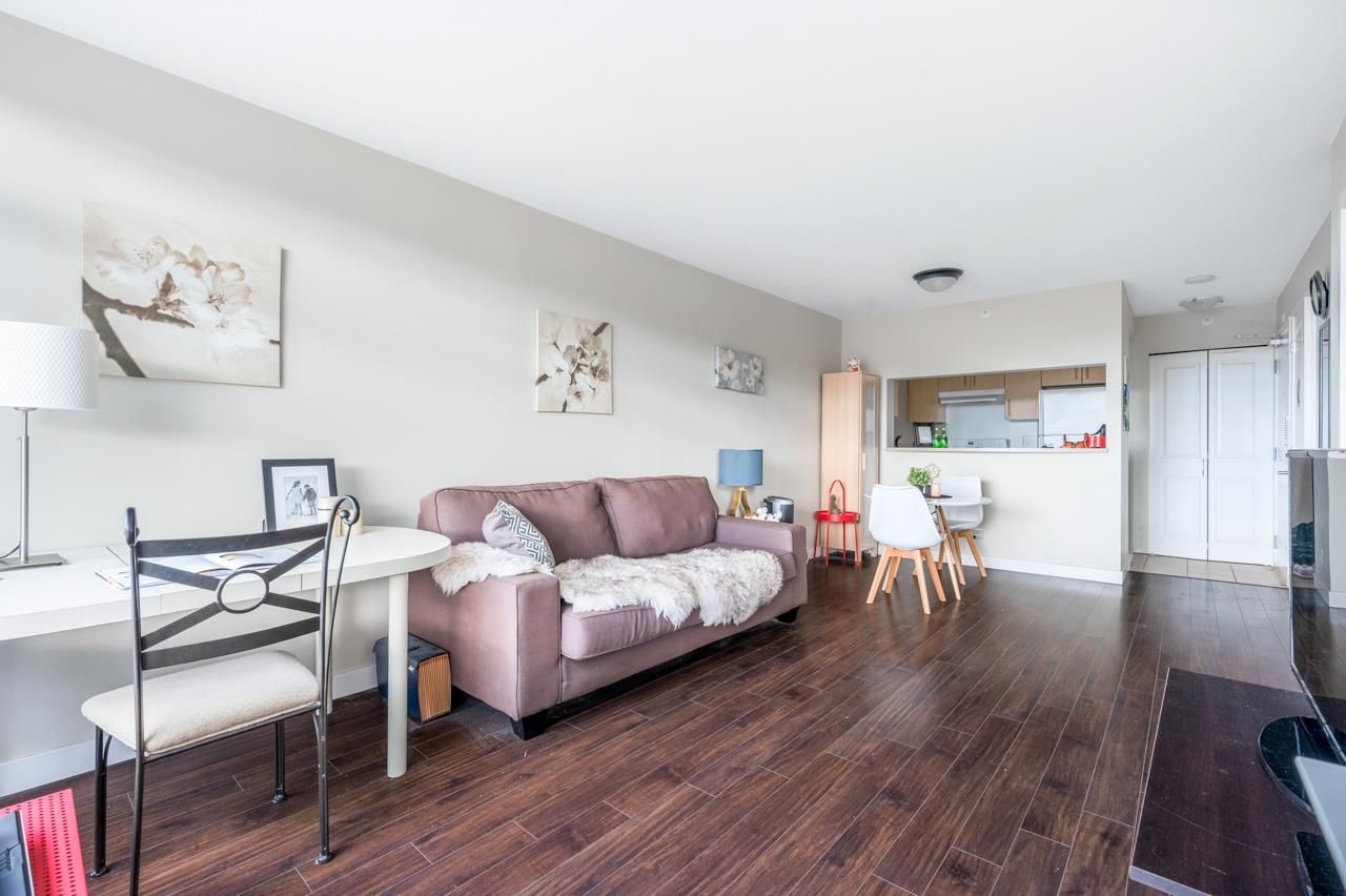 Listing Image 10