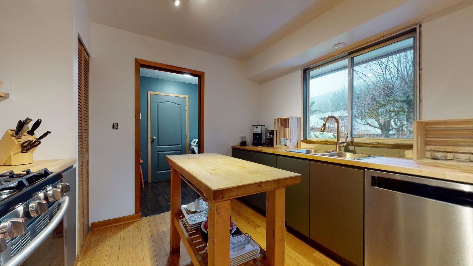 Listing Image 13