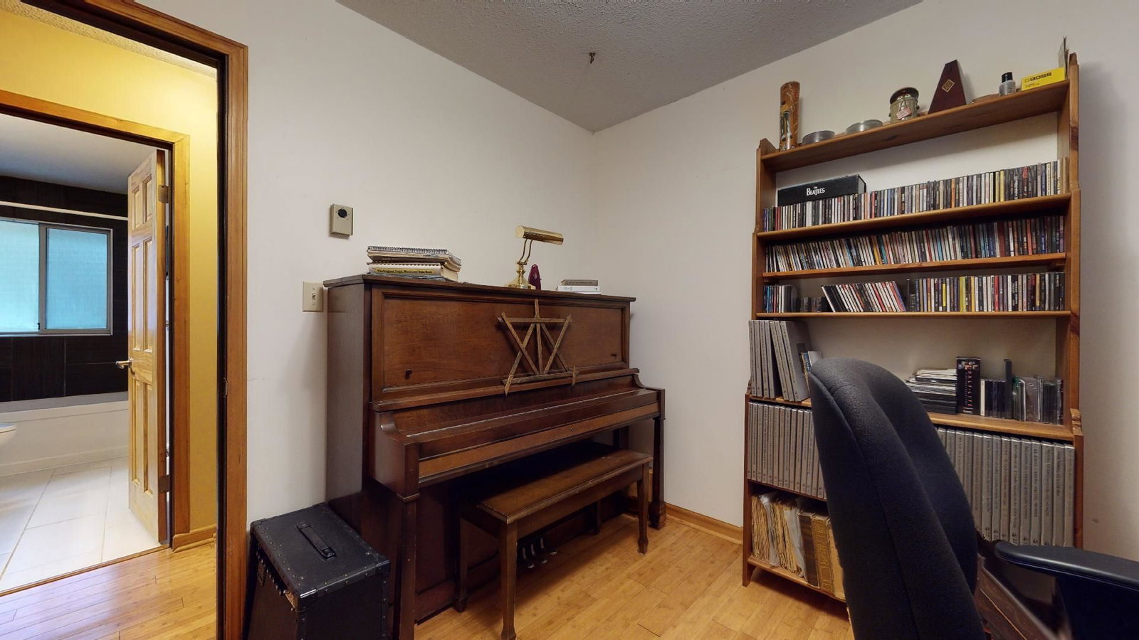 Listing Image 30