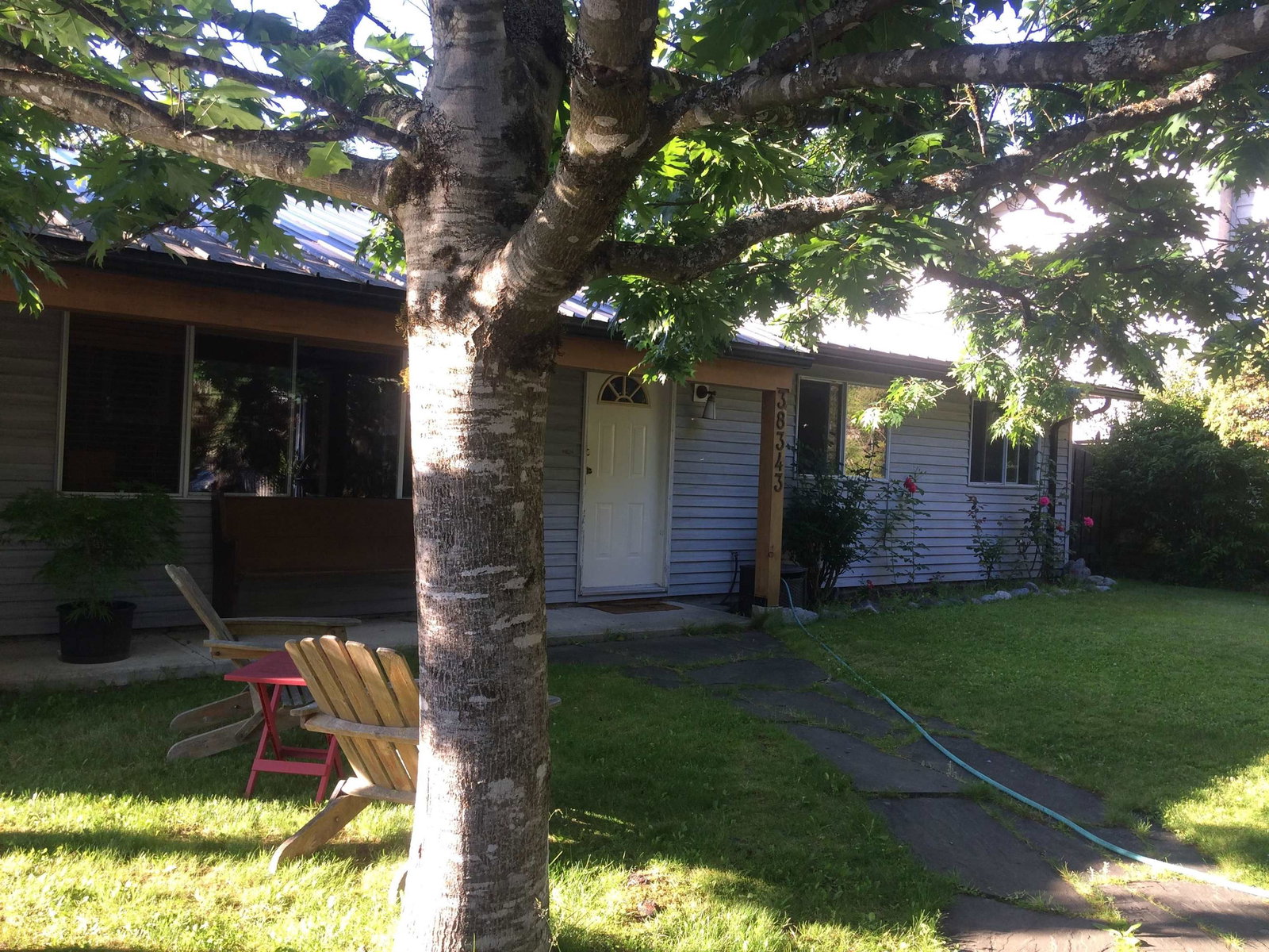 Listing Image 4