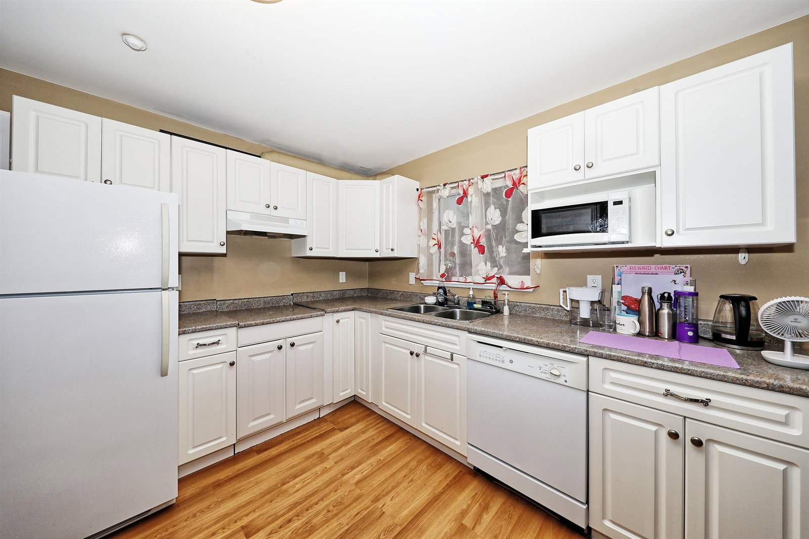 Listing Image 22