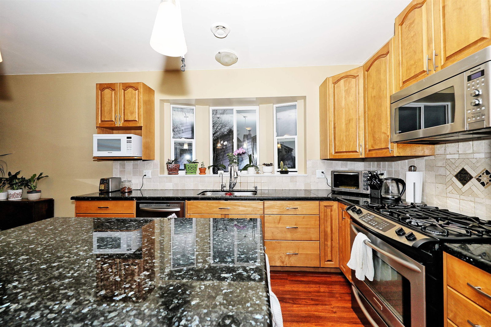 Listing Image 8