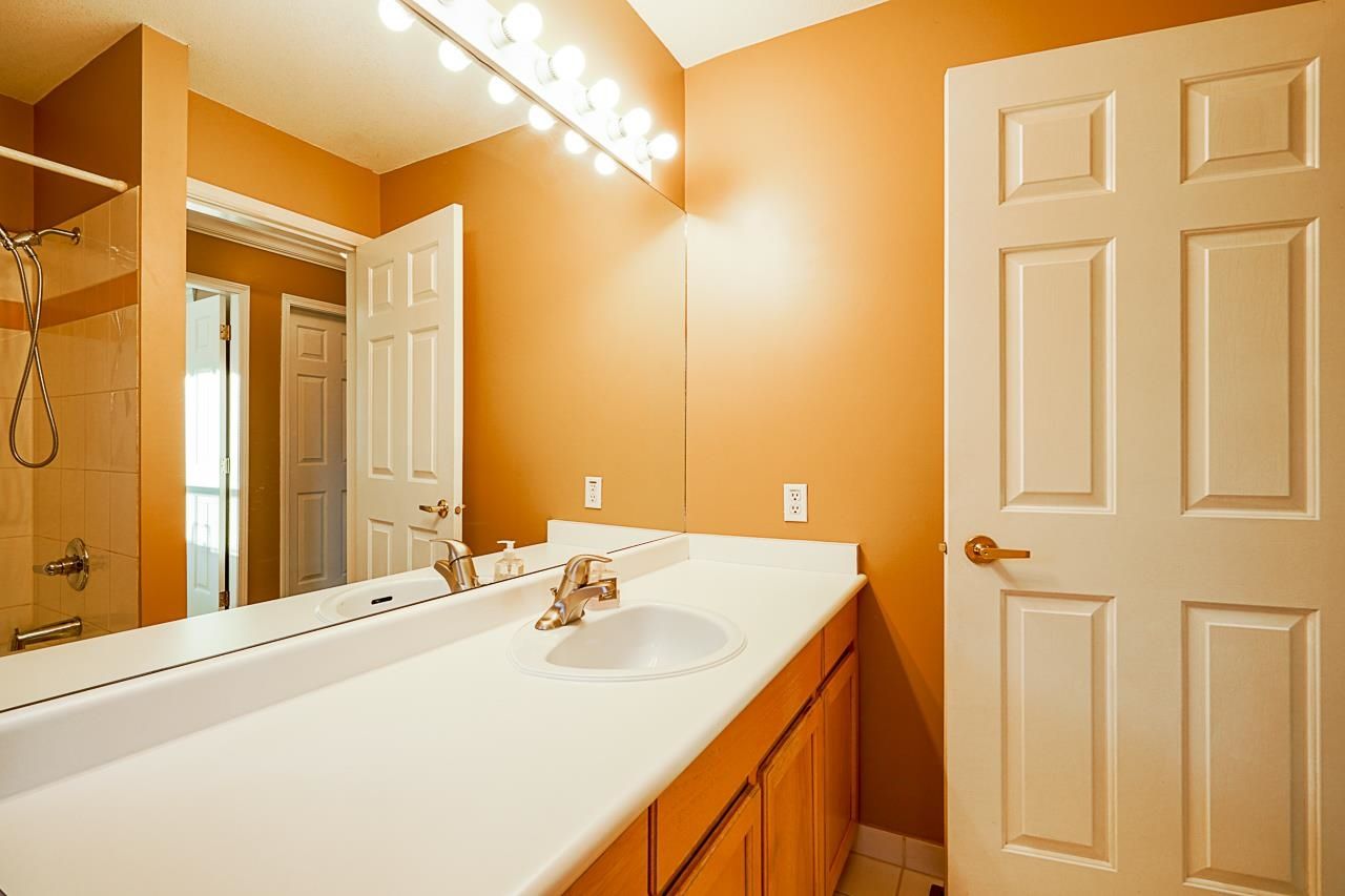 Listing Image 24