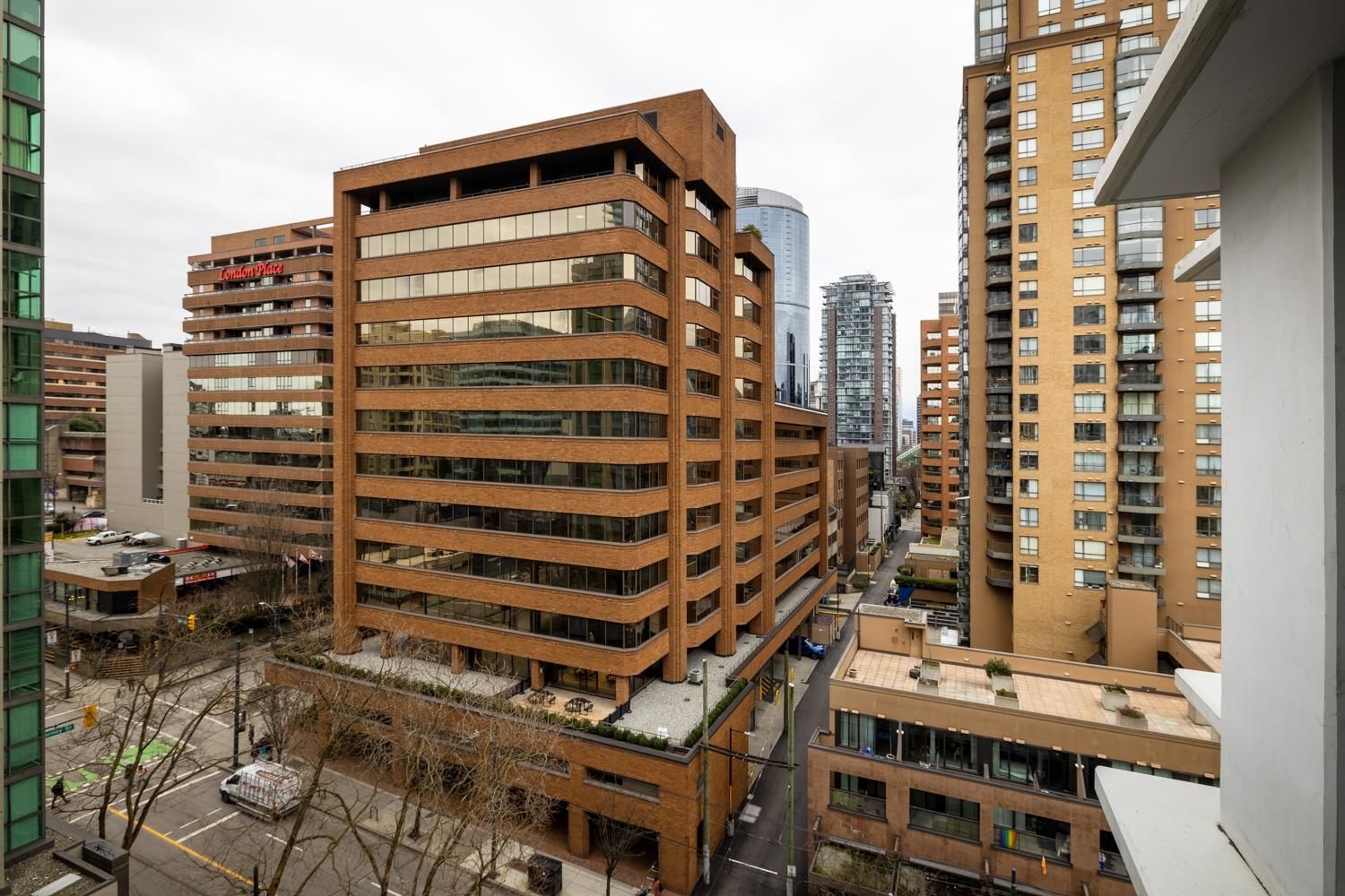 Listing Image 12