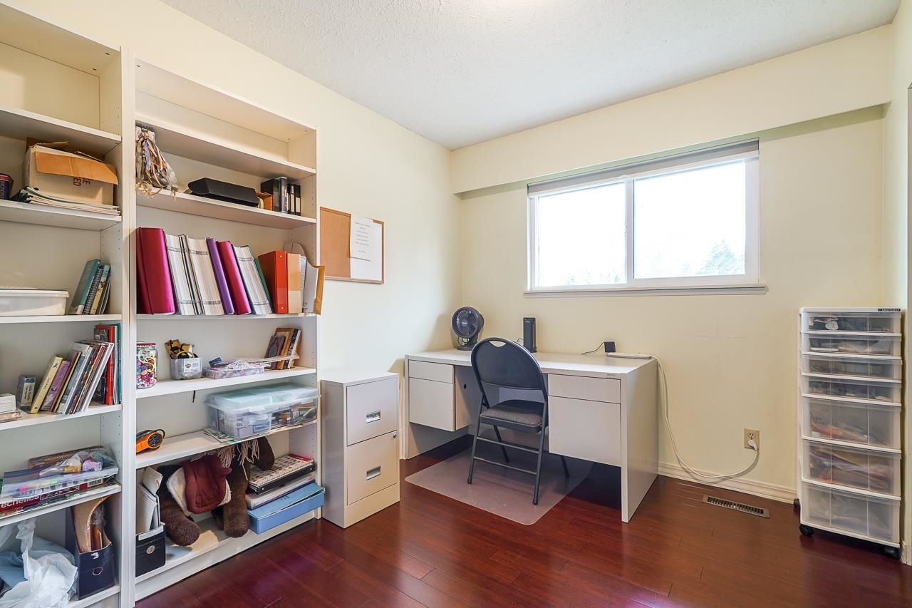 Listing Image 17