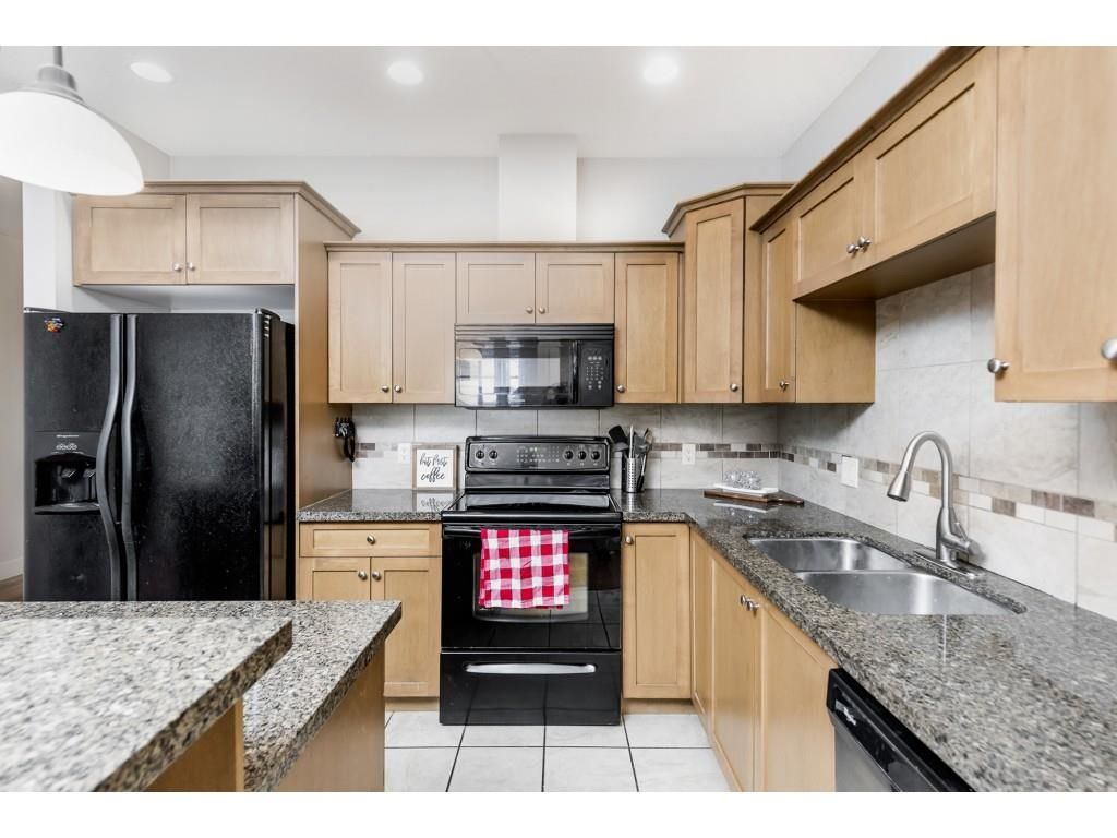 Listing Image 17