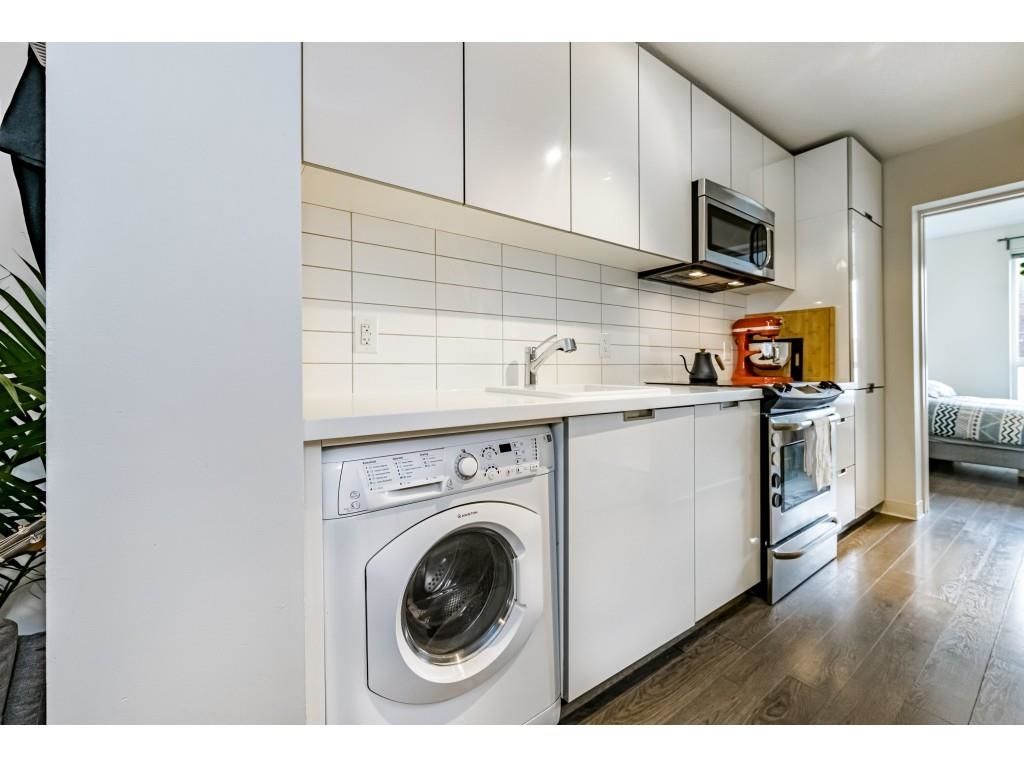 Listing Image 6