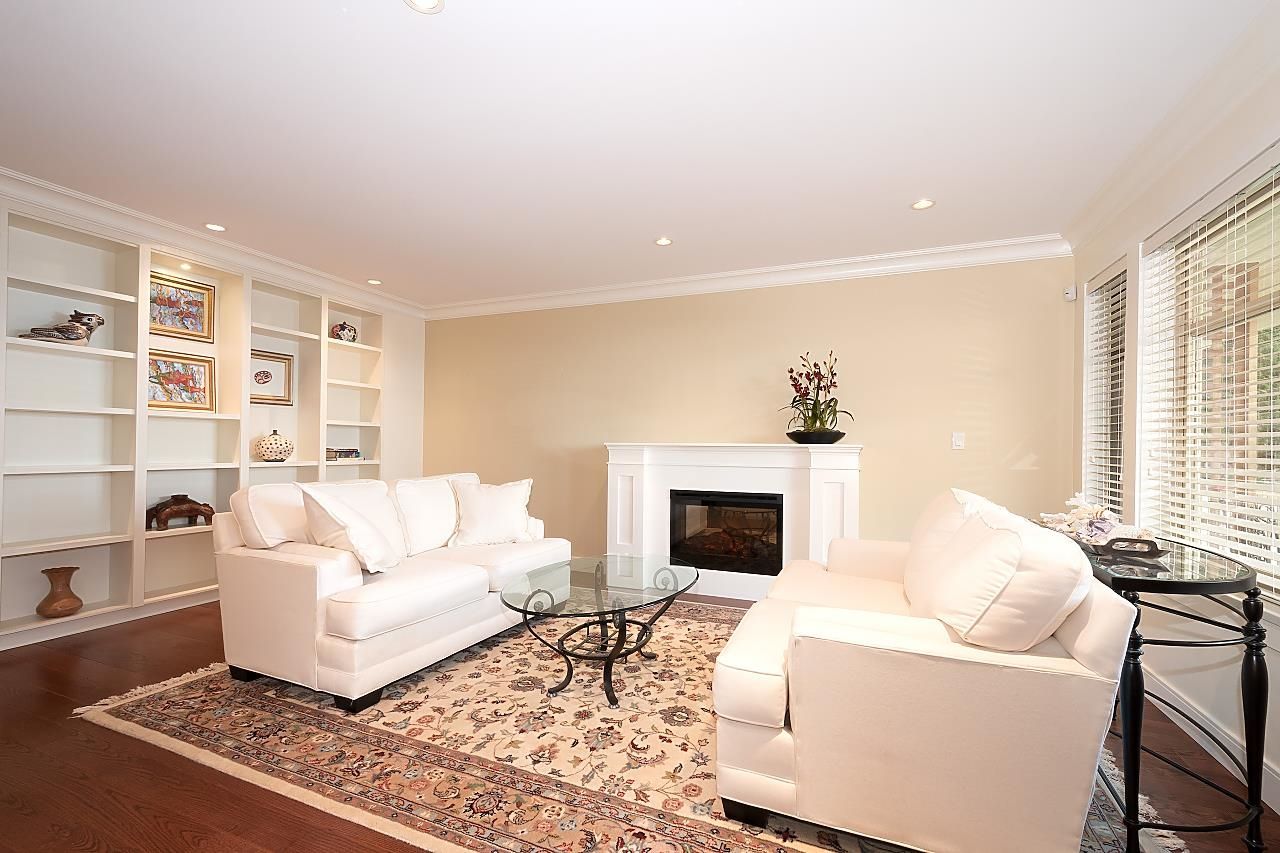 Listing Image 4