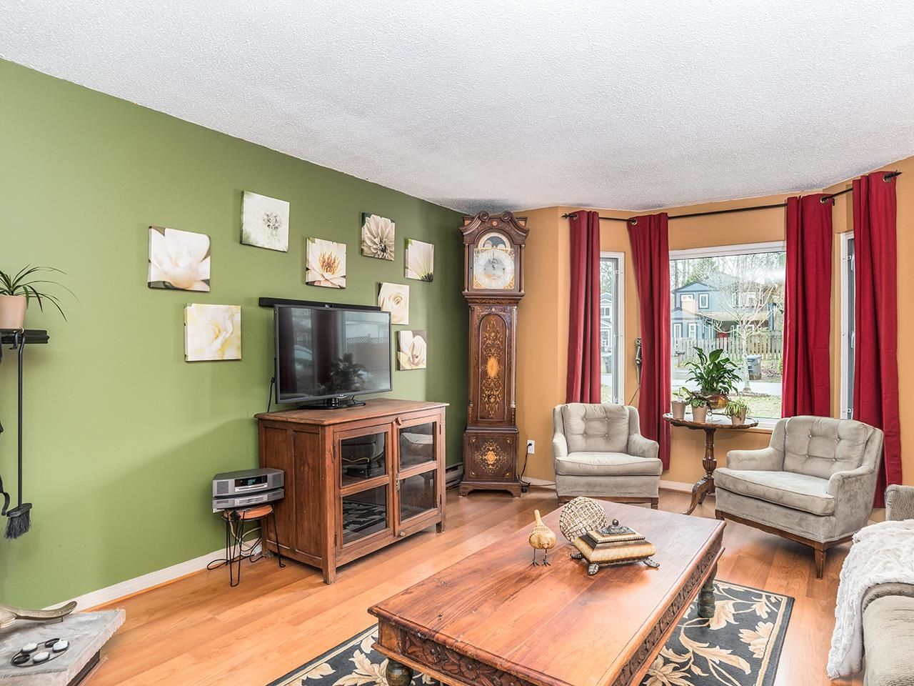 Listing Image 4