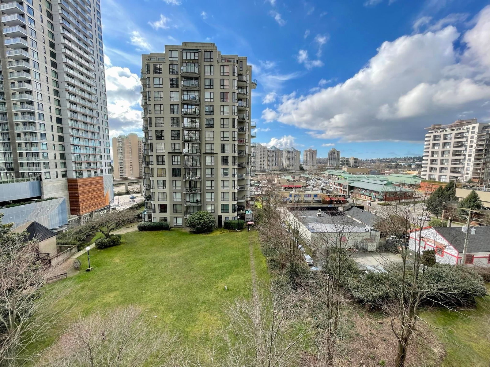 Listing Image 11