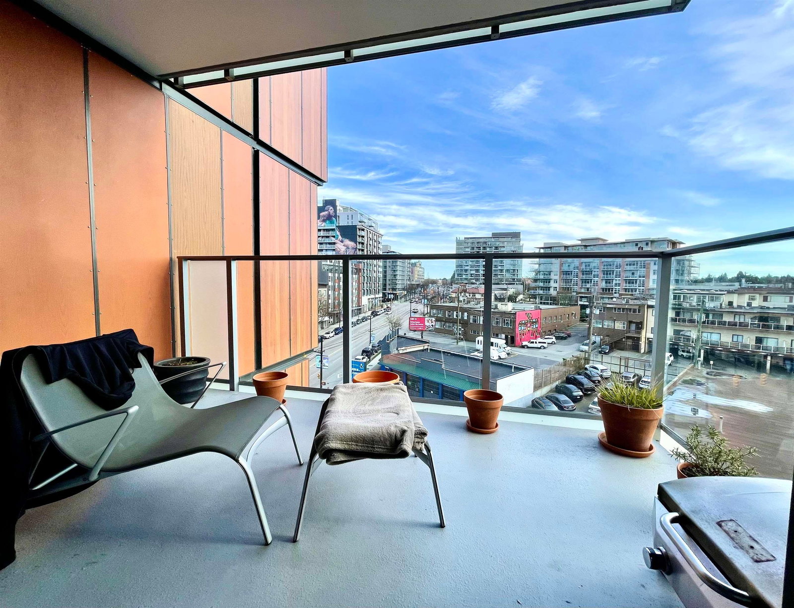 Listing Image 12