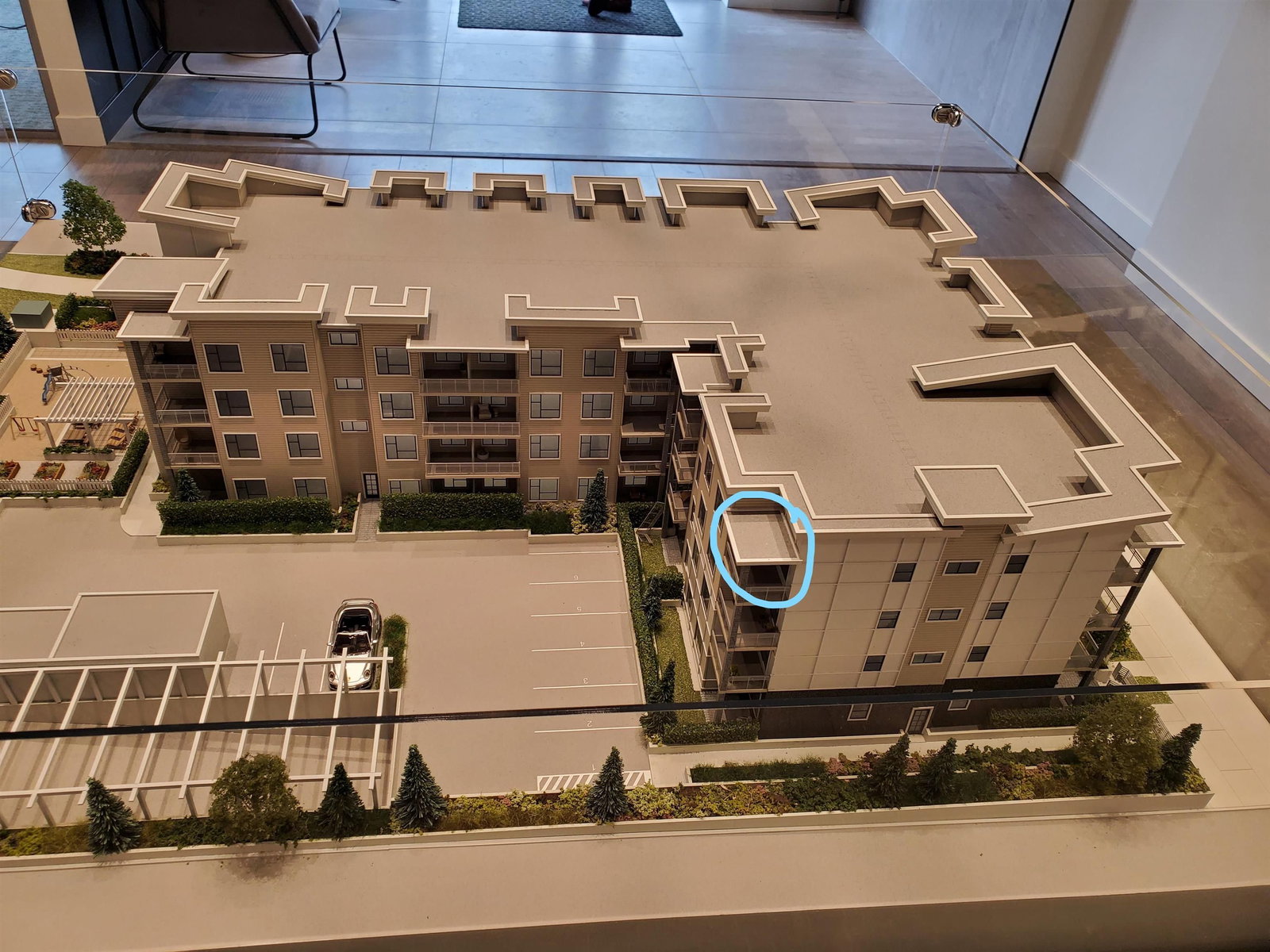 Listing Image 4