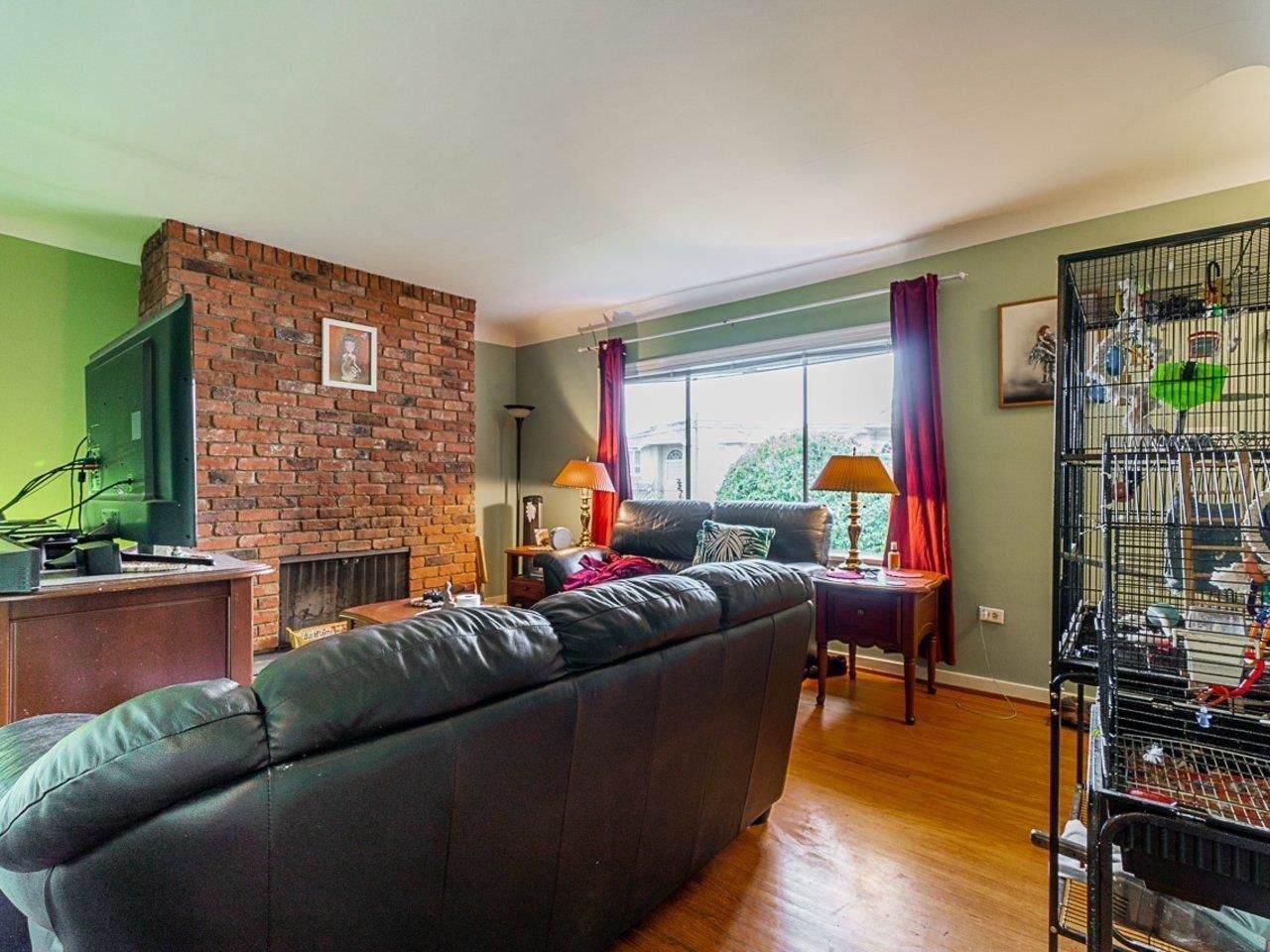 Listing Image 5