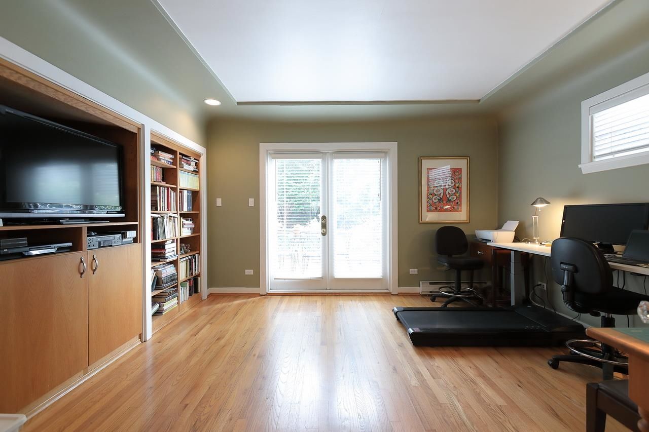 Listing Image 16