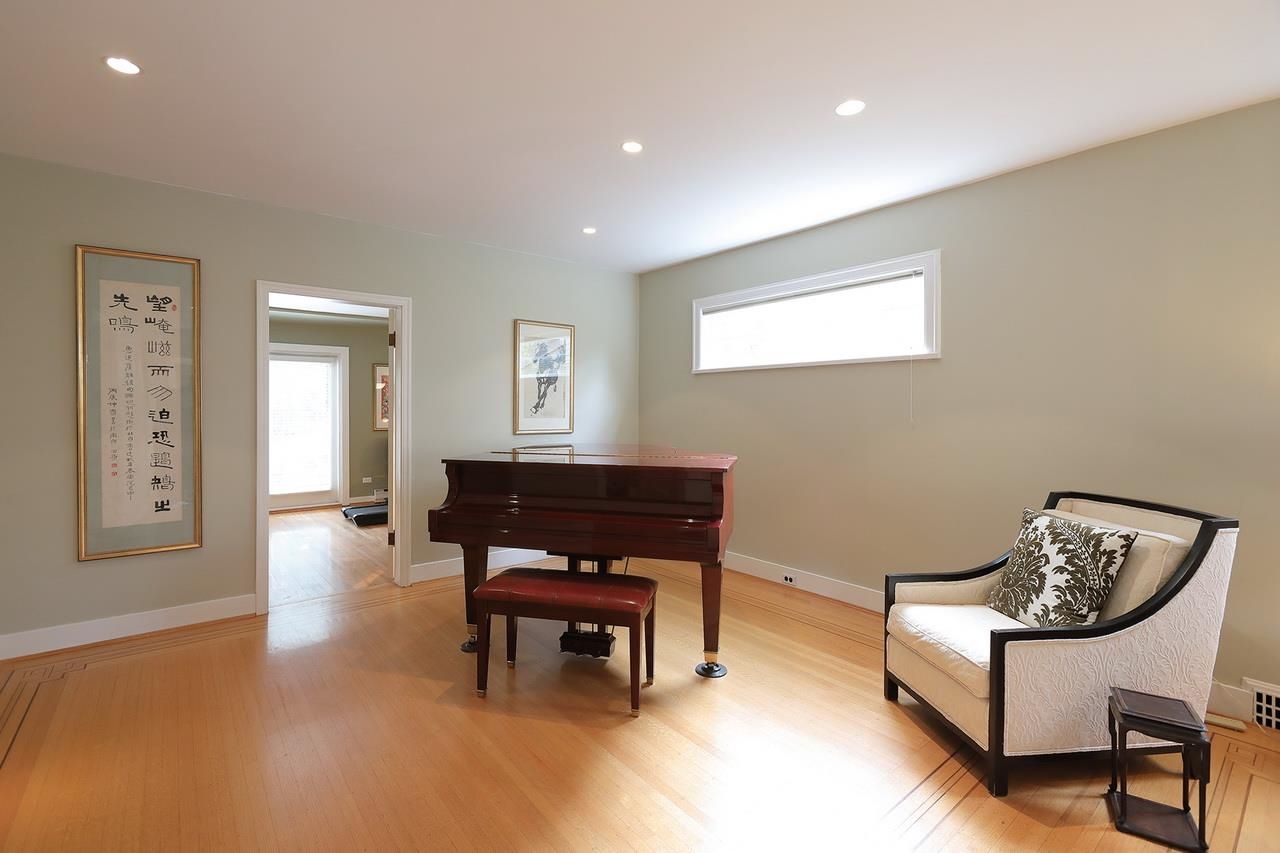 Listing Image 5