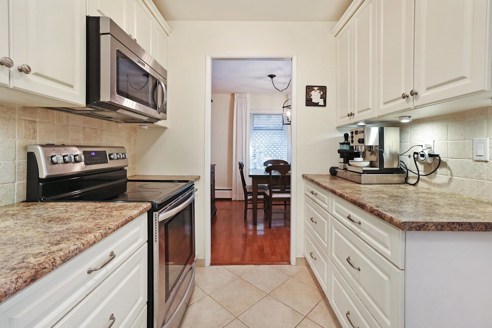 Listing Image 5