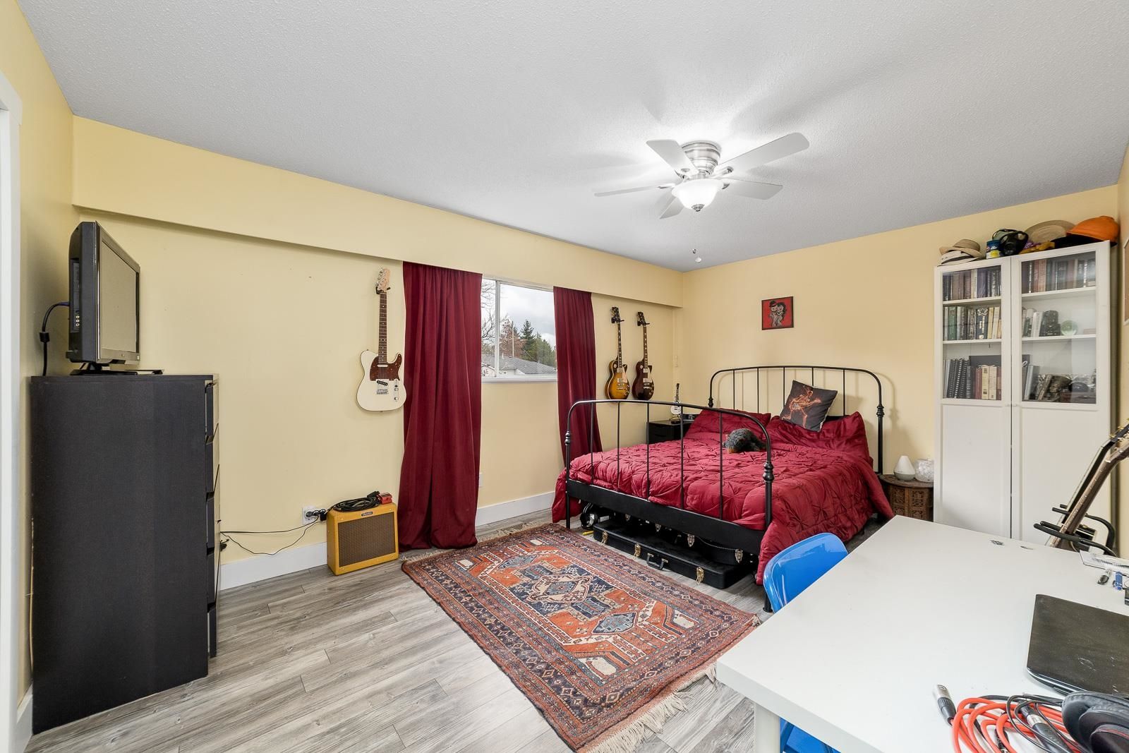 Listing Image 16
