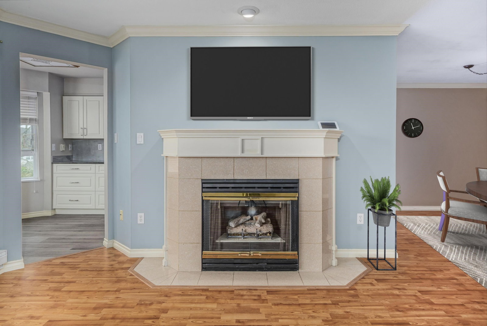 Listing Image 5