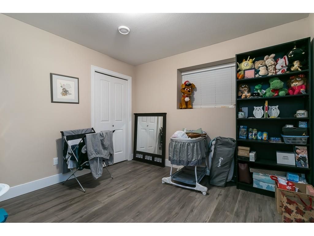 Listing Image 32