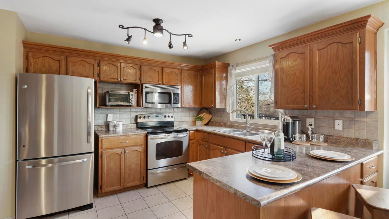 Listing Image 9
