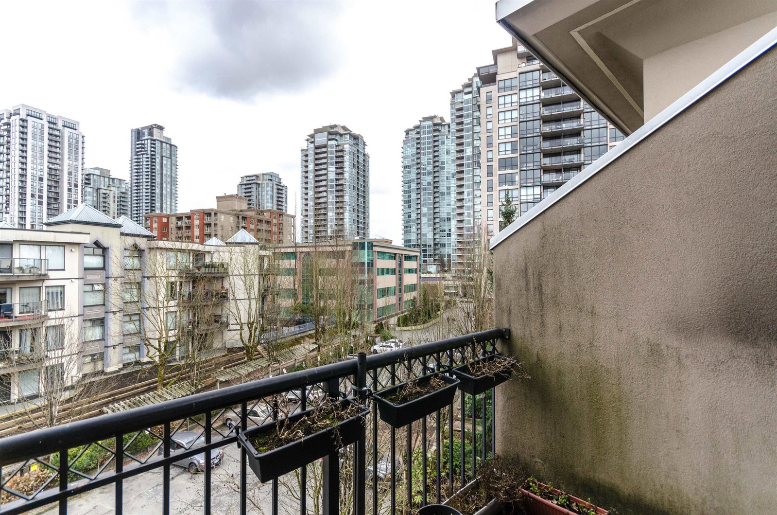 Listing Image 8