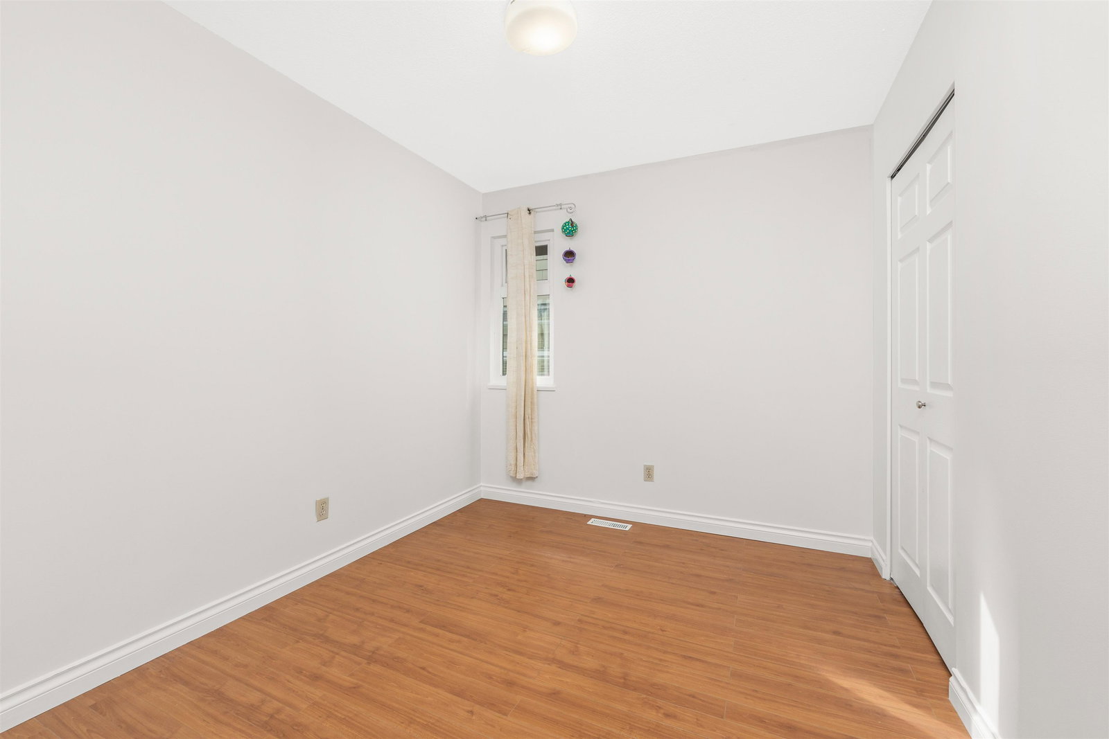 Listing Image 28