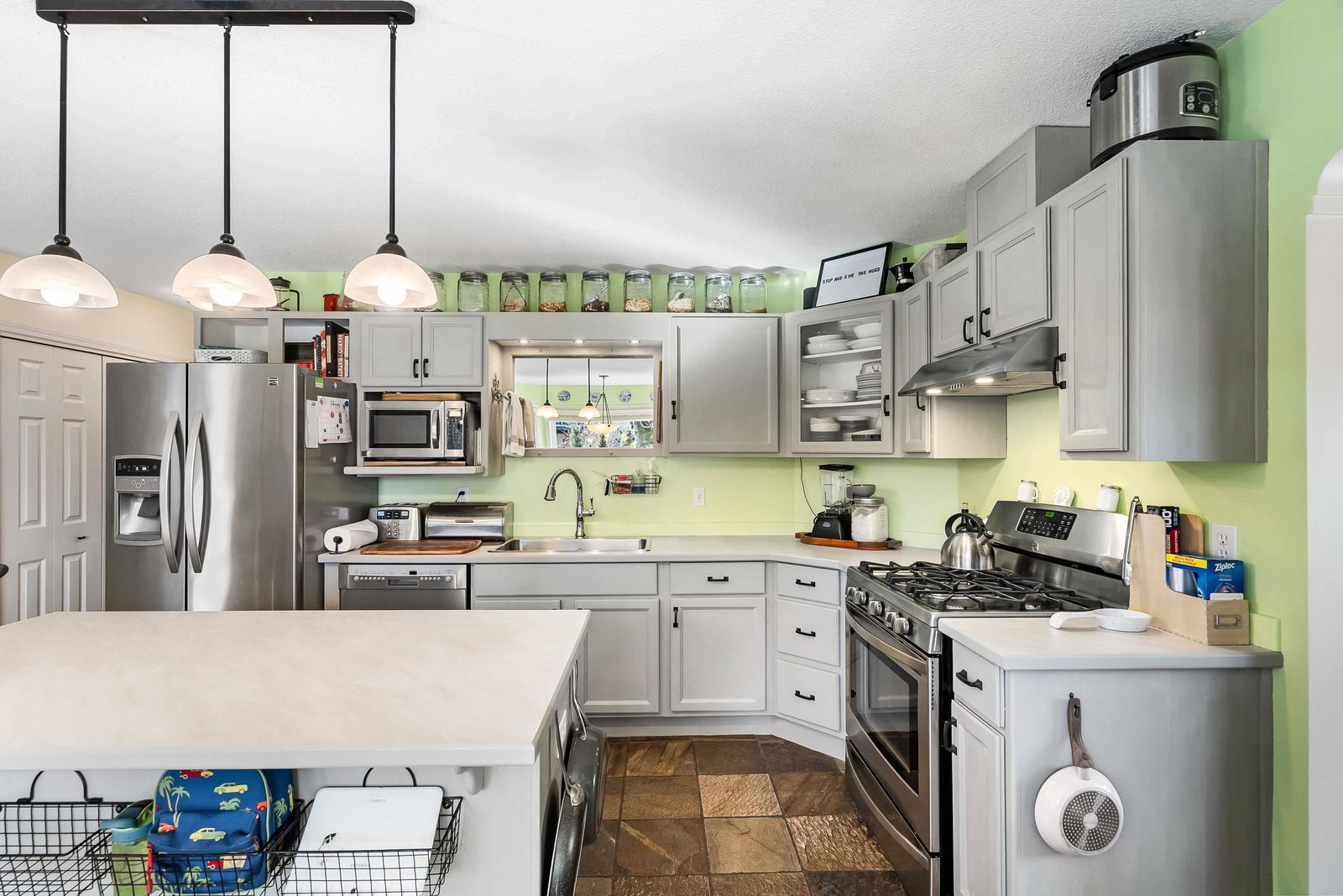 Listing Image 12