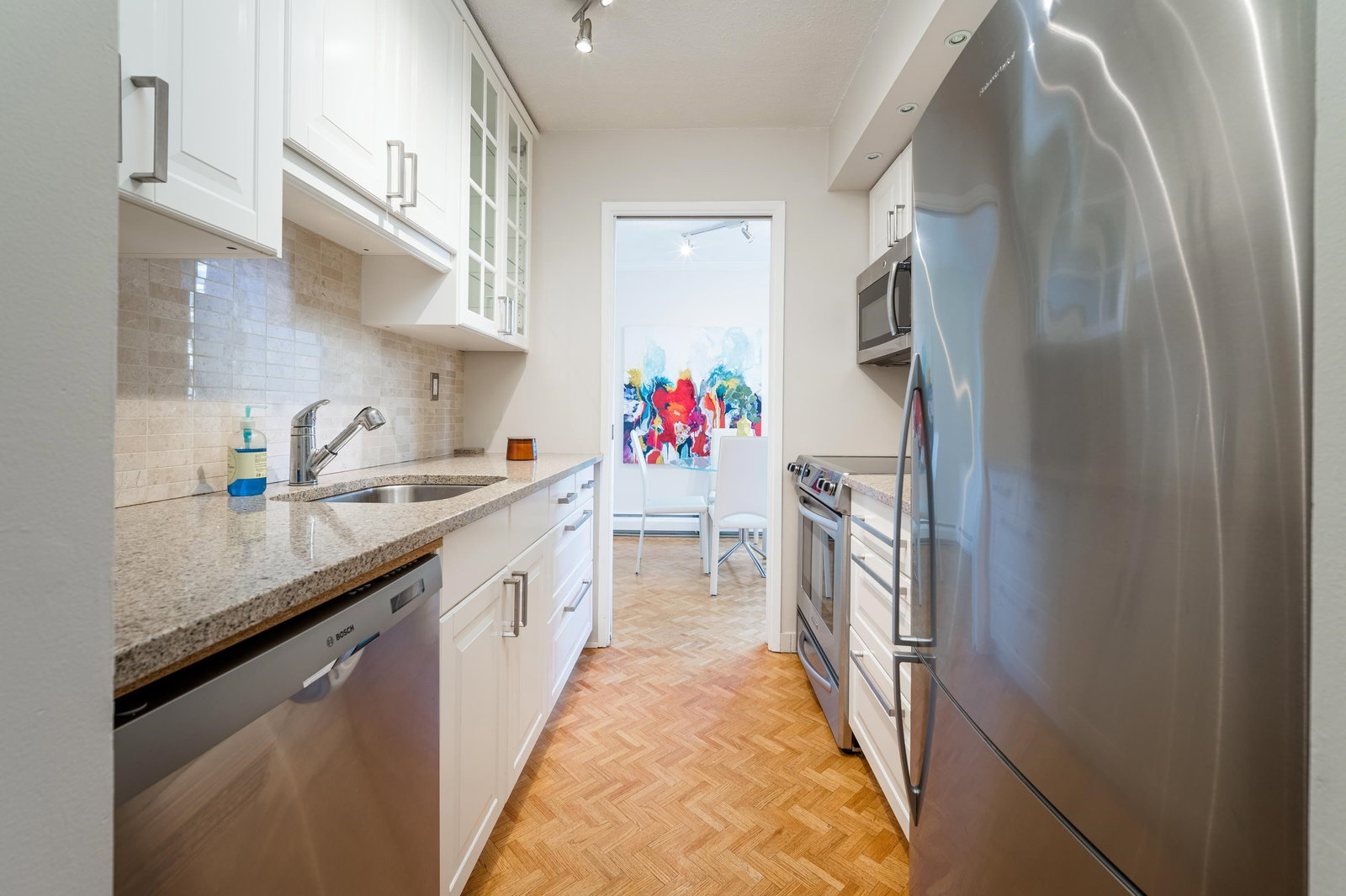 Listing Image 8