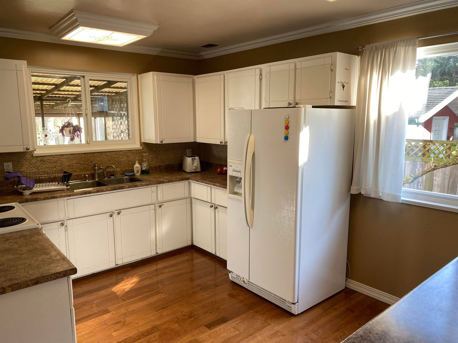 Listing Image 11