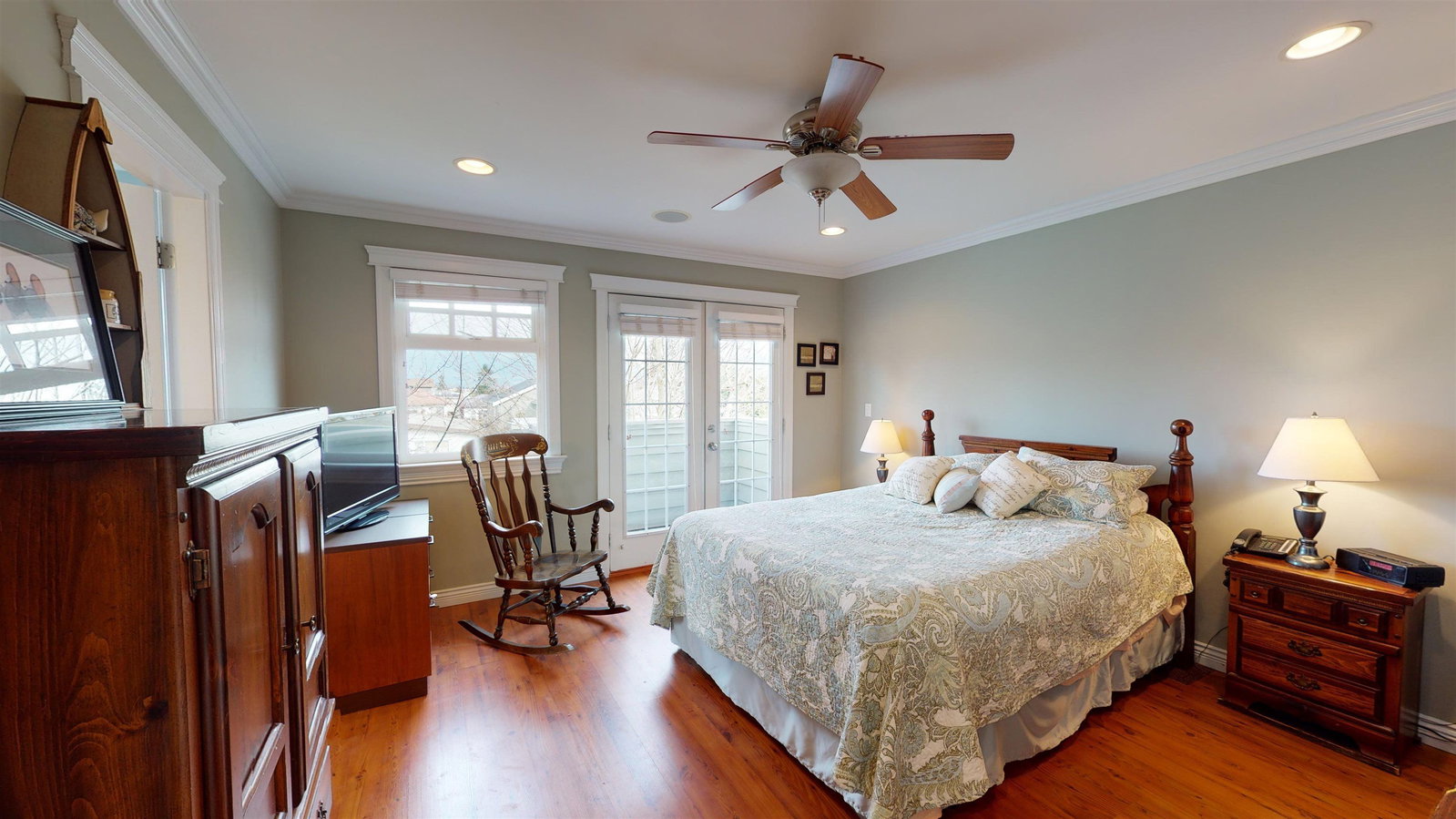 Listing Image 12