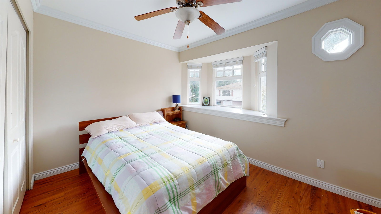 Listing Image 17