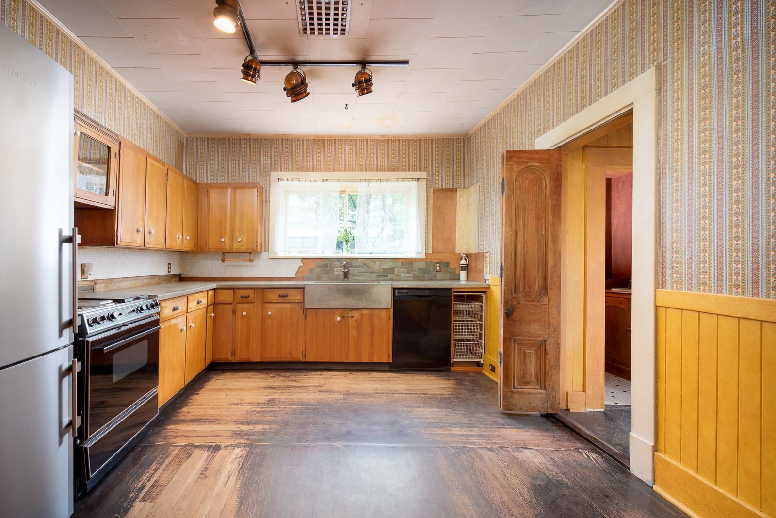 Listing Image 19