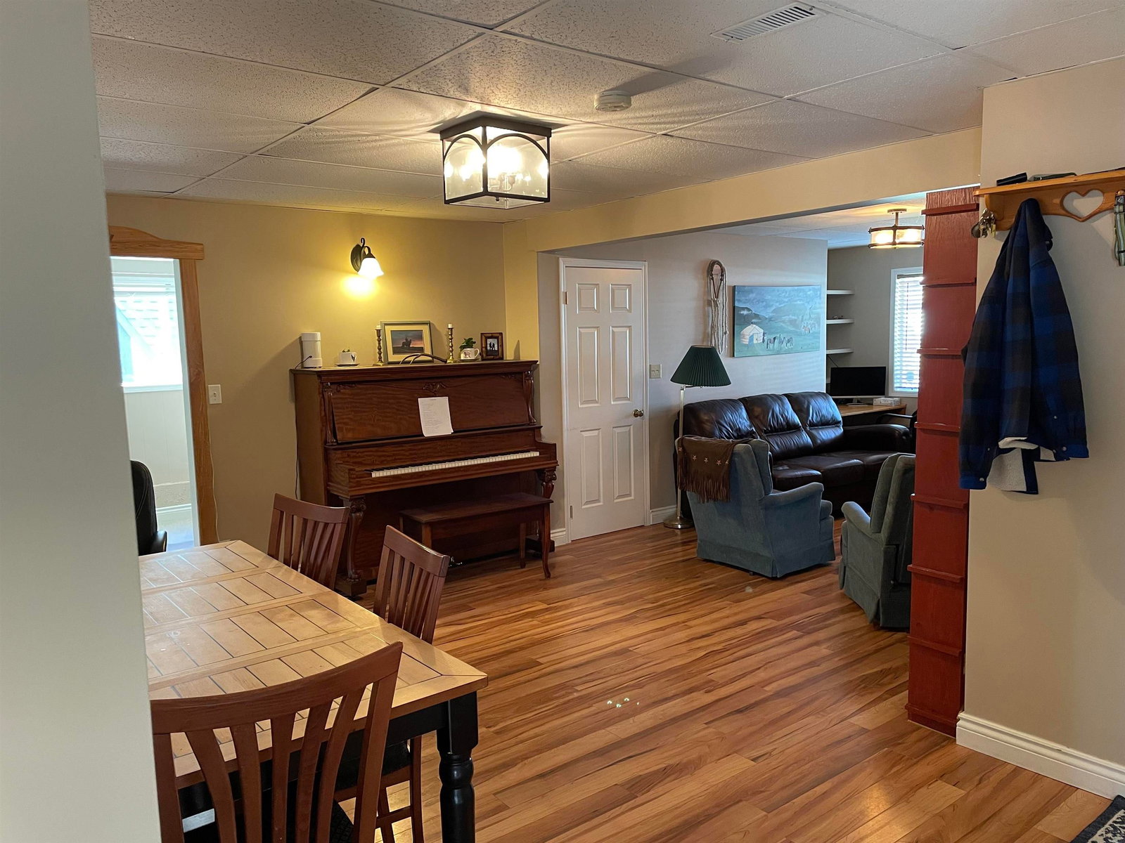 Listing Image 14