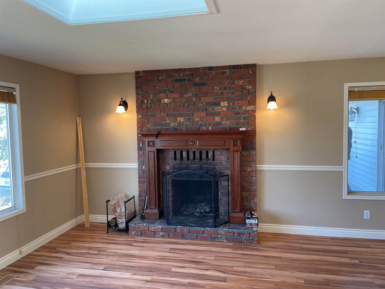Listing Image 9