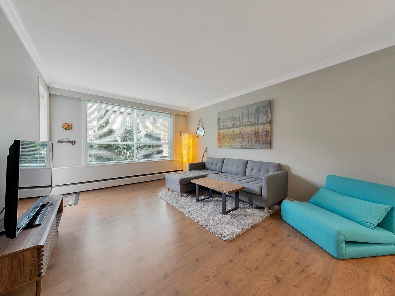 Listing Image 8