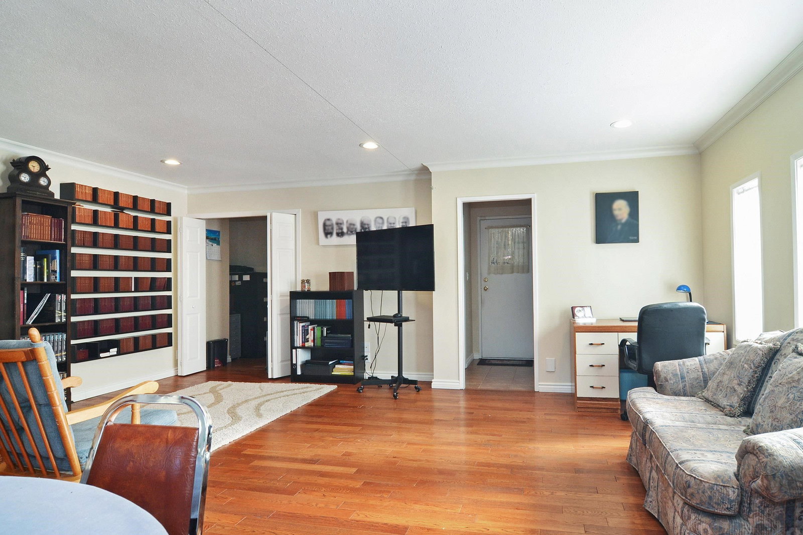 Listing Image 11