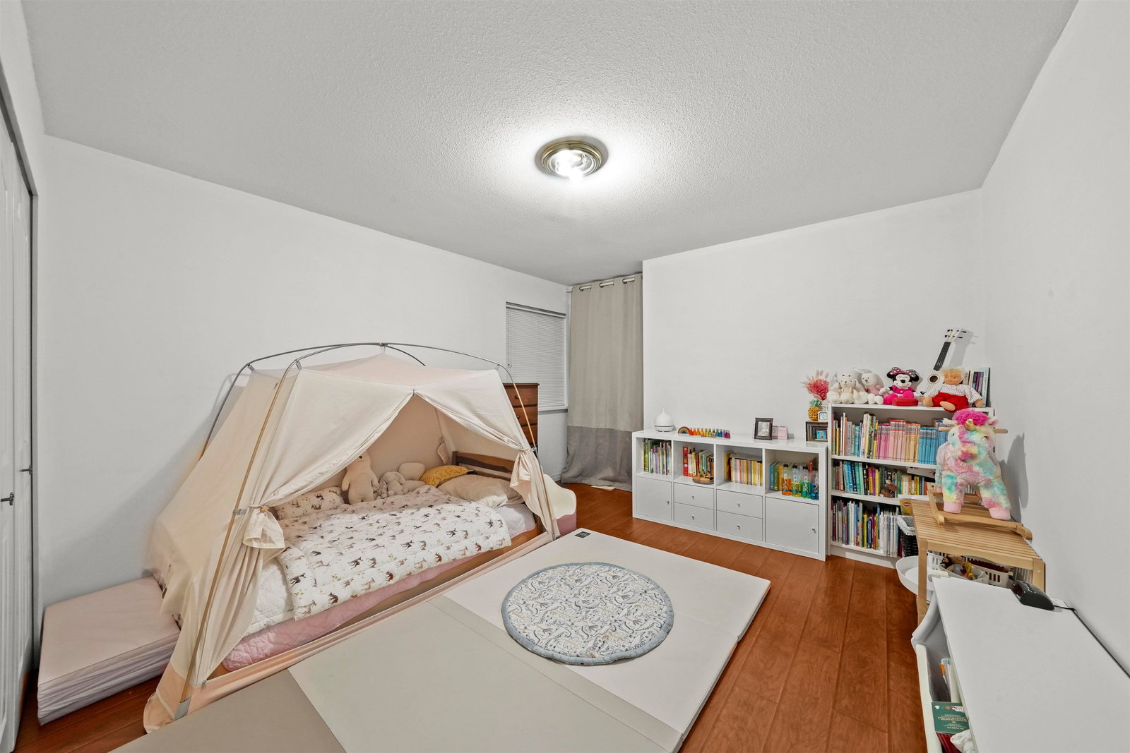 Listing Image 17