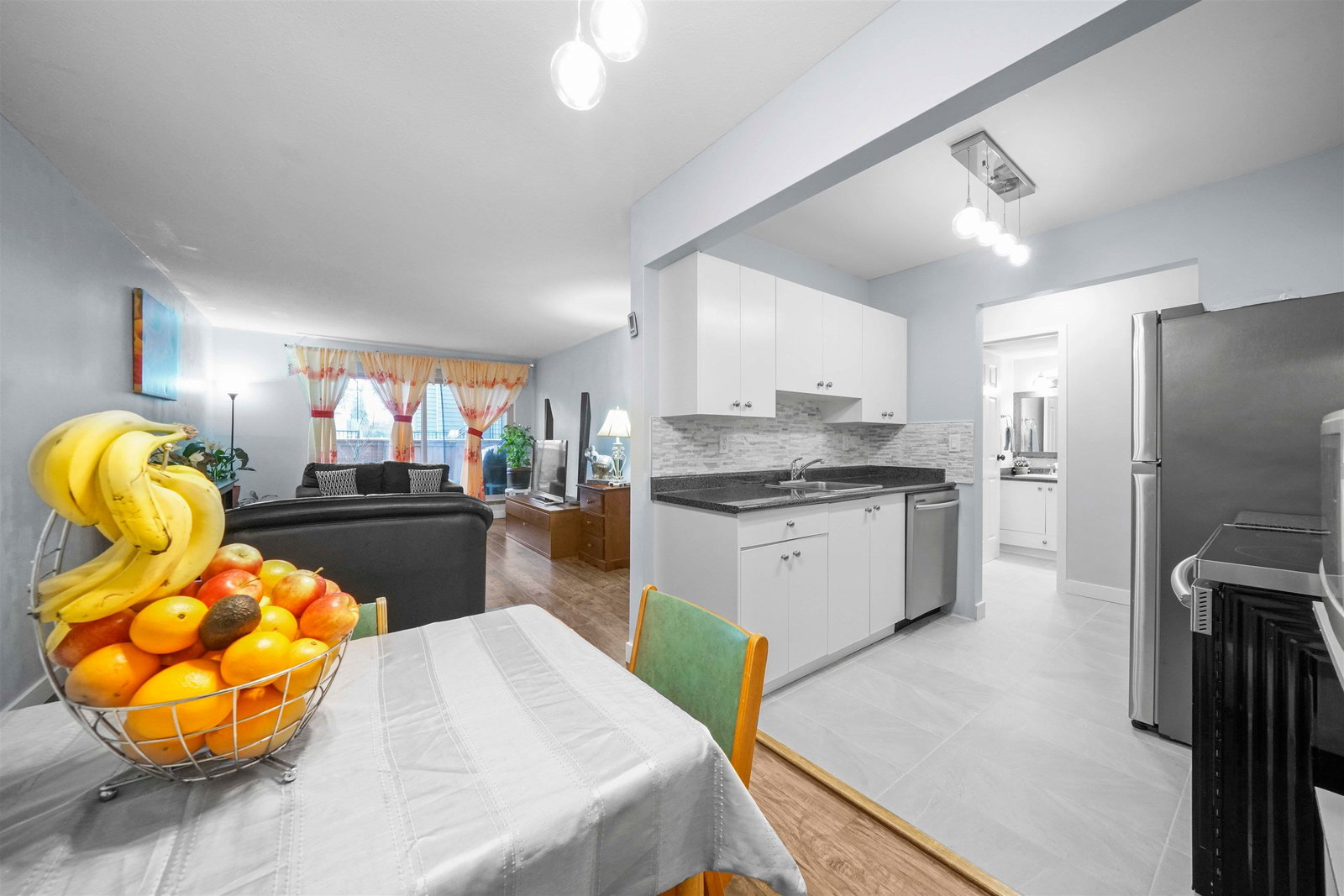 Listing Image 5