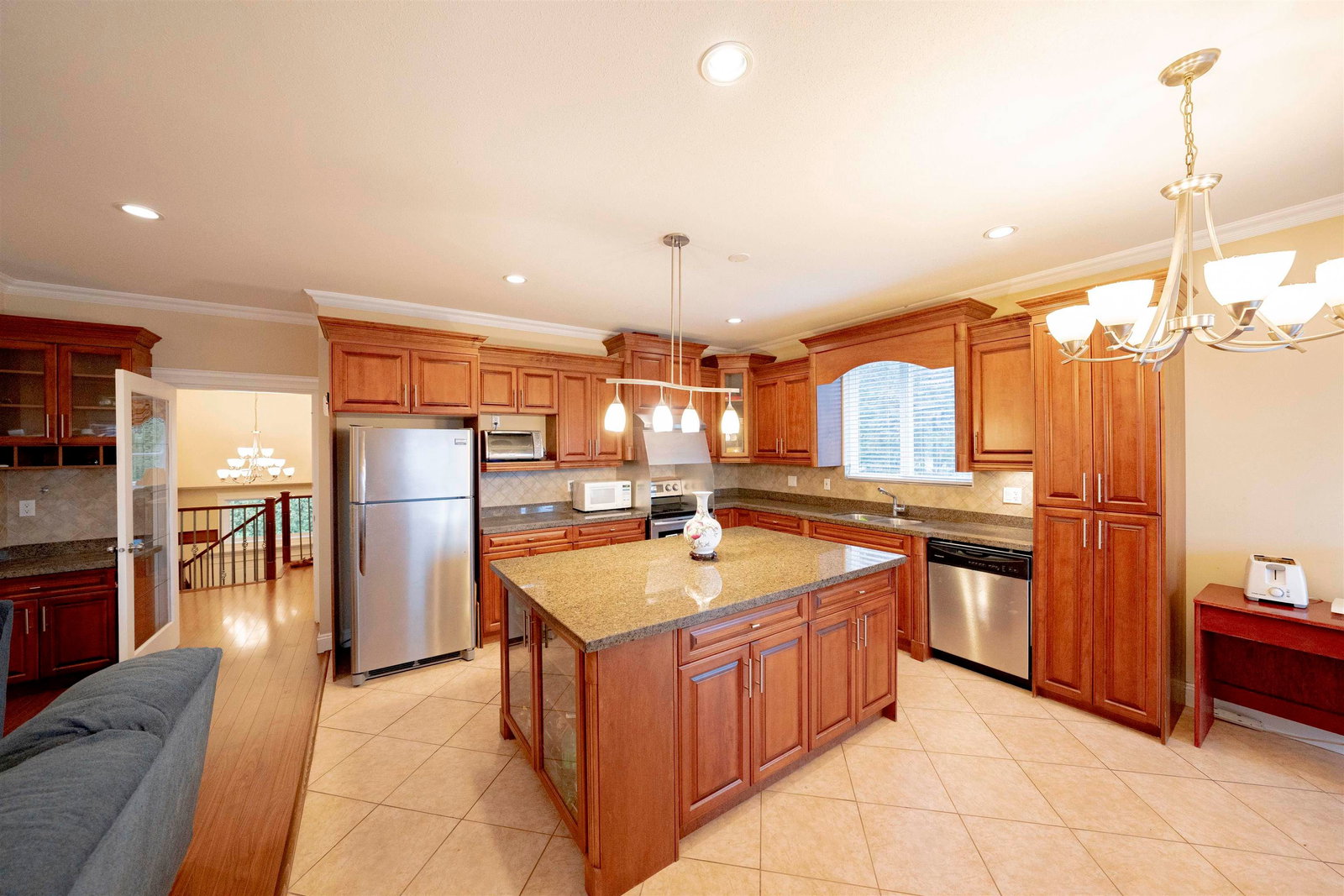 Listing Image 9