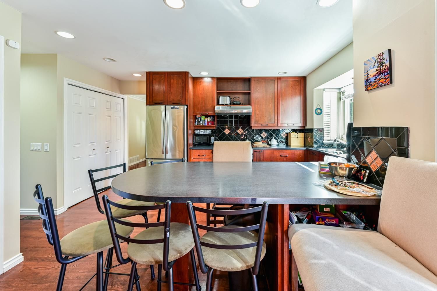 Listing Image 12