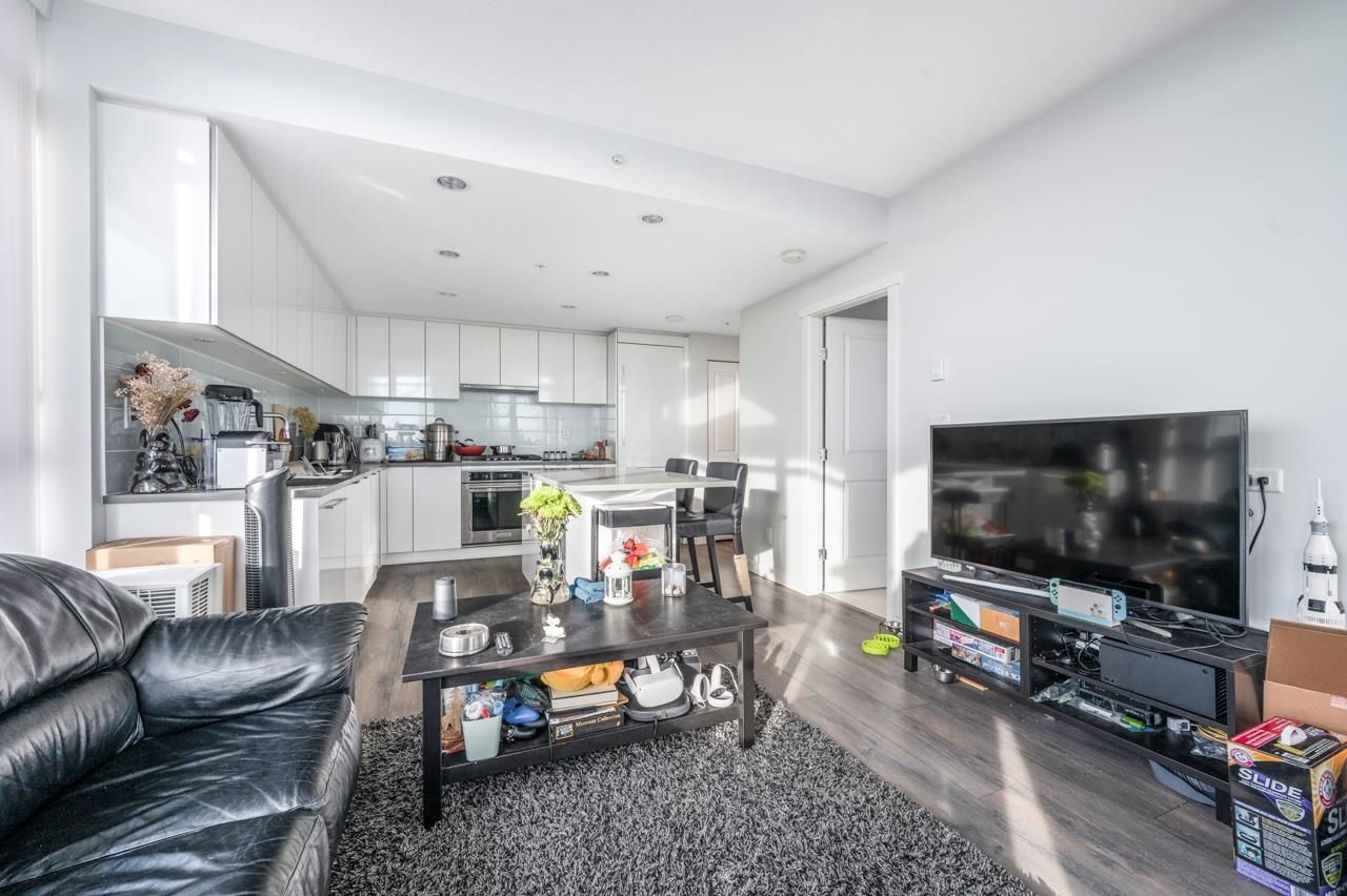 Listing Image 11