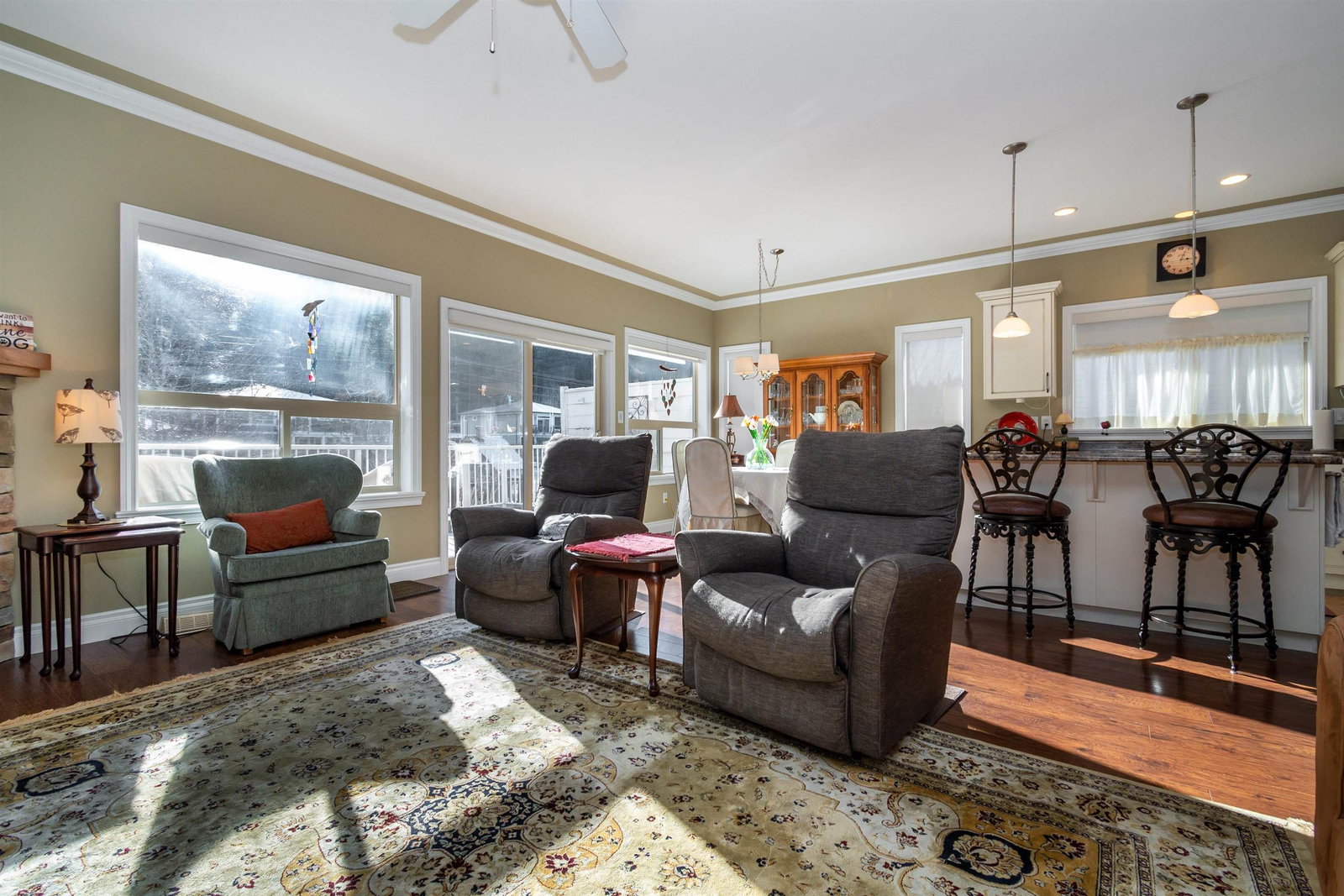 Listing Image 19