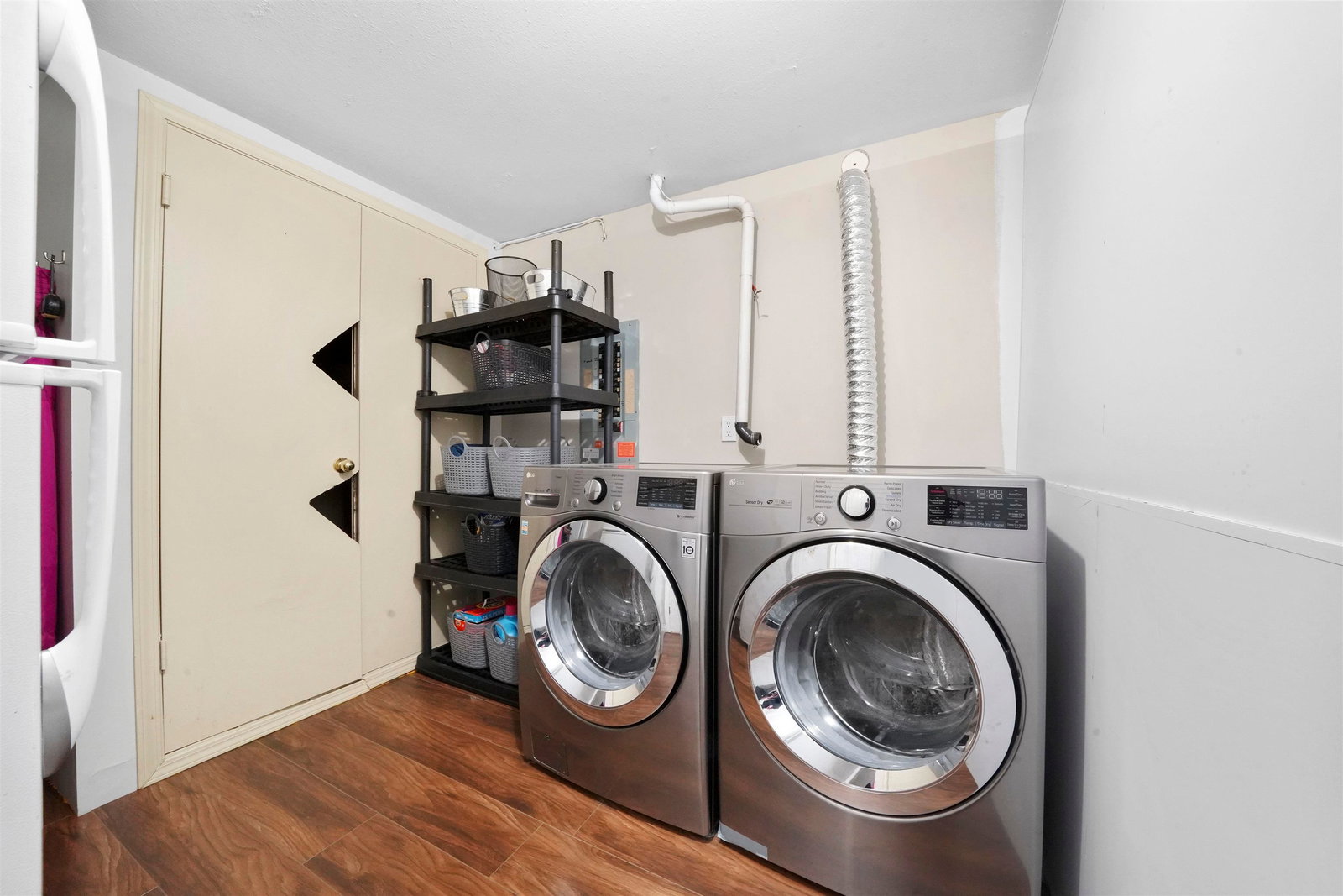 Listing Image 14