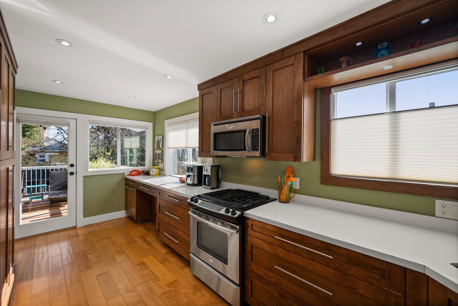 Listing Image 12