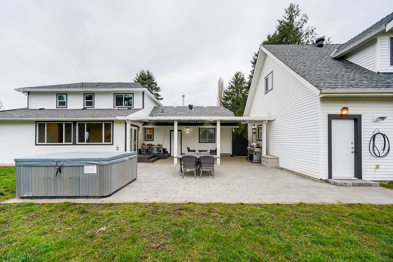 Listing Image 4