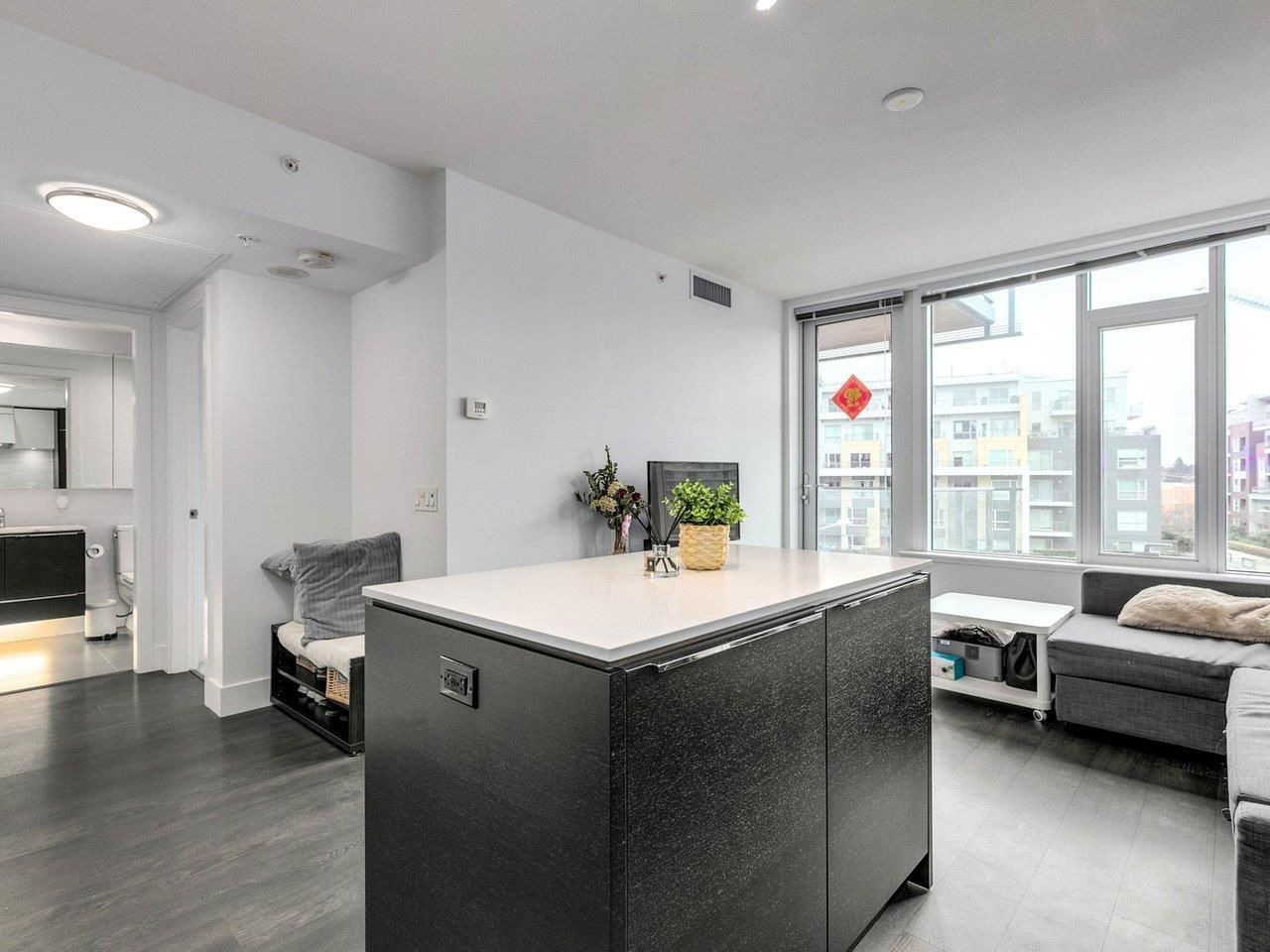 Listing Image 11