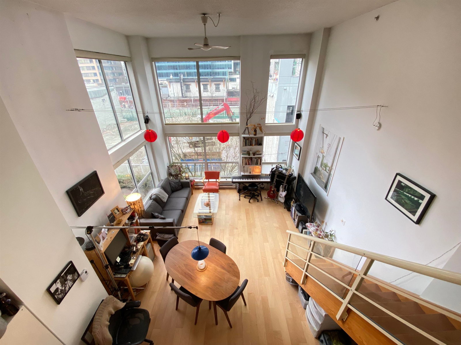 Listing Image 3