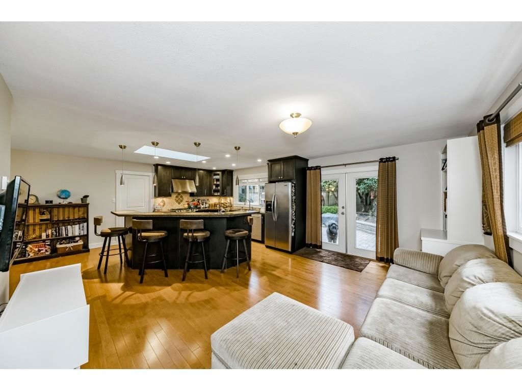 Listing Image 16